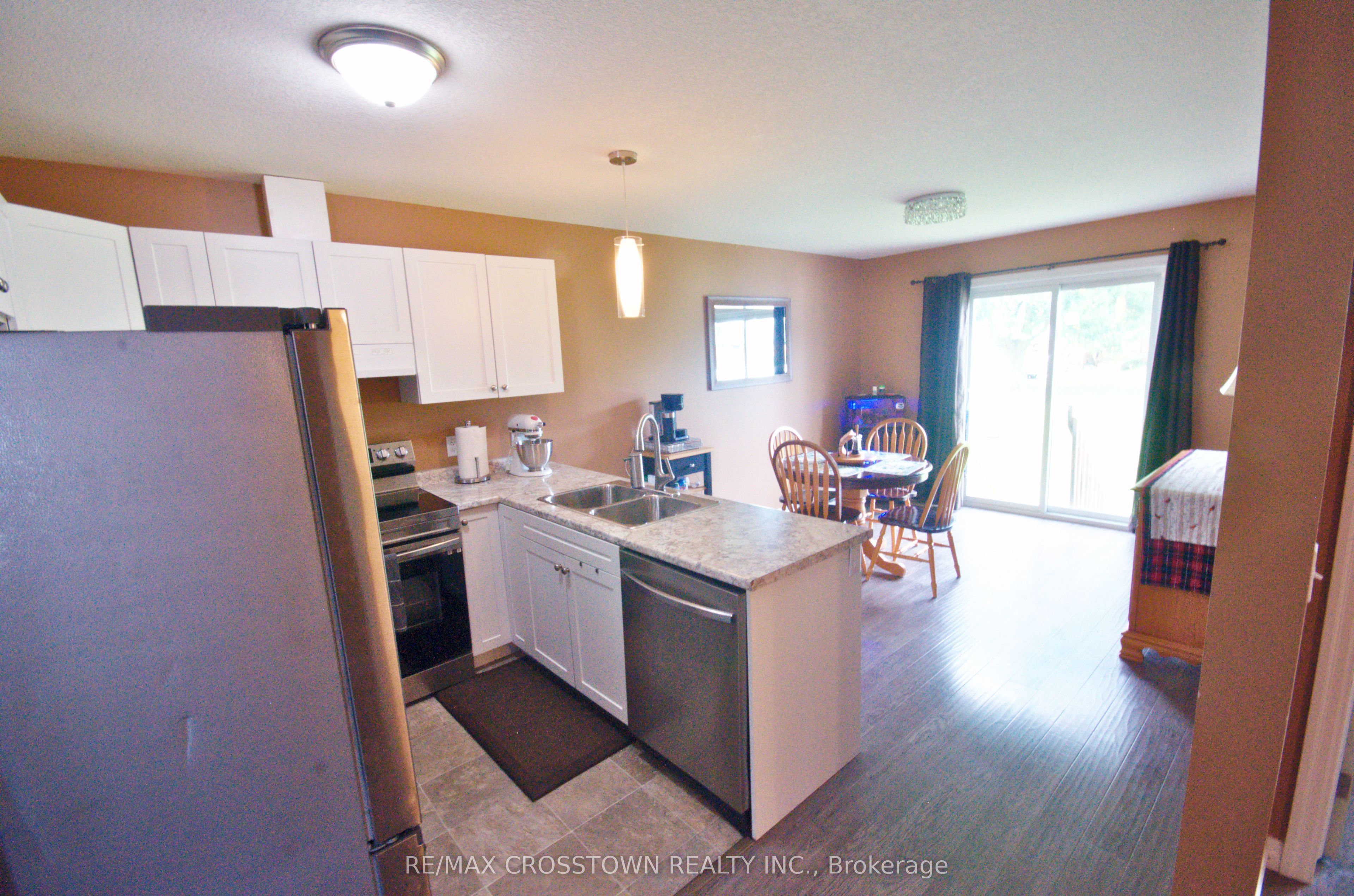 16 Ingersoll Street Property Photo 45