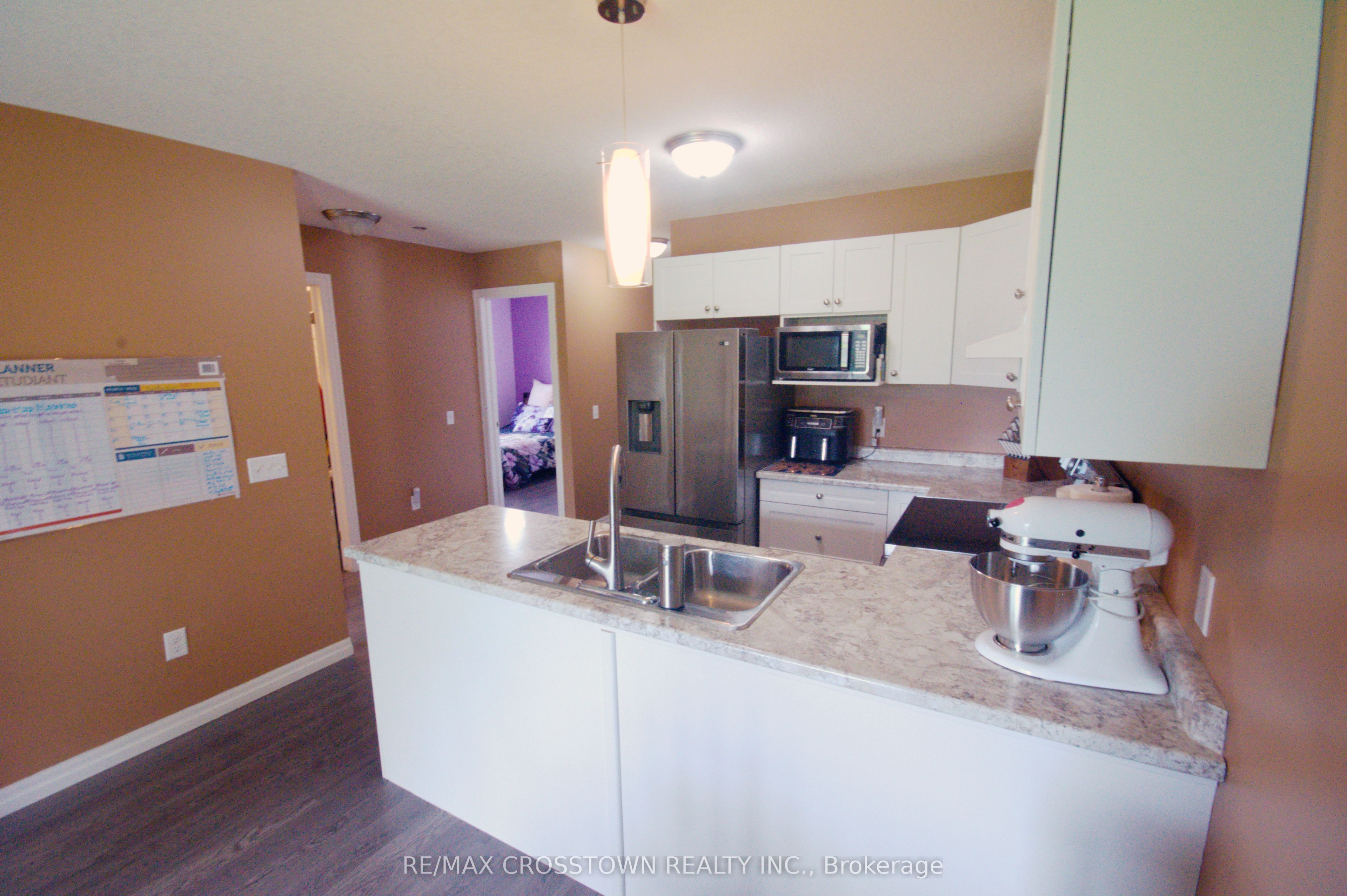 16 Ingersoll Street Property Photo 46