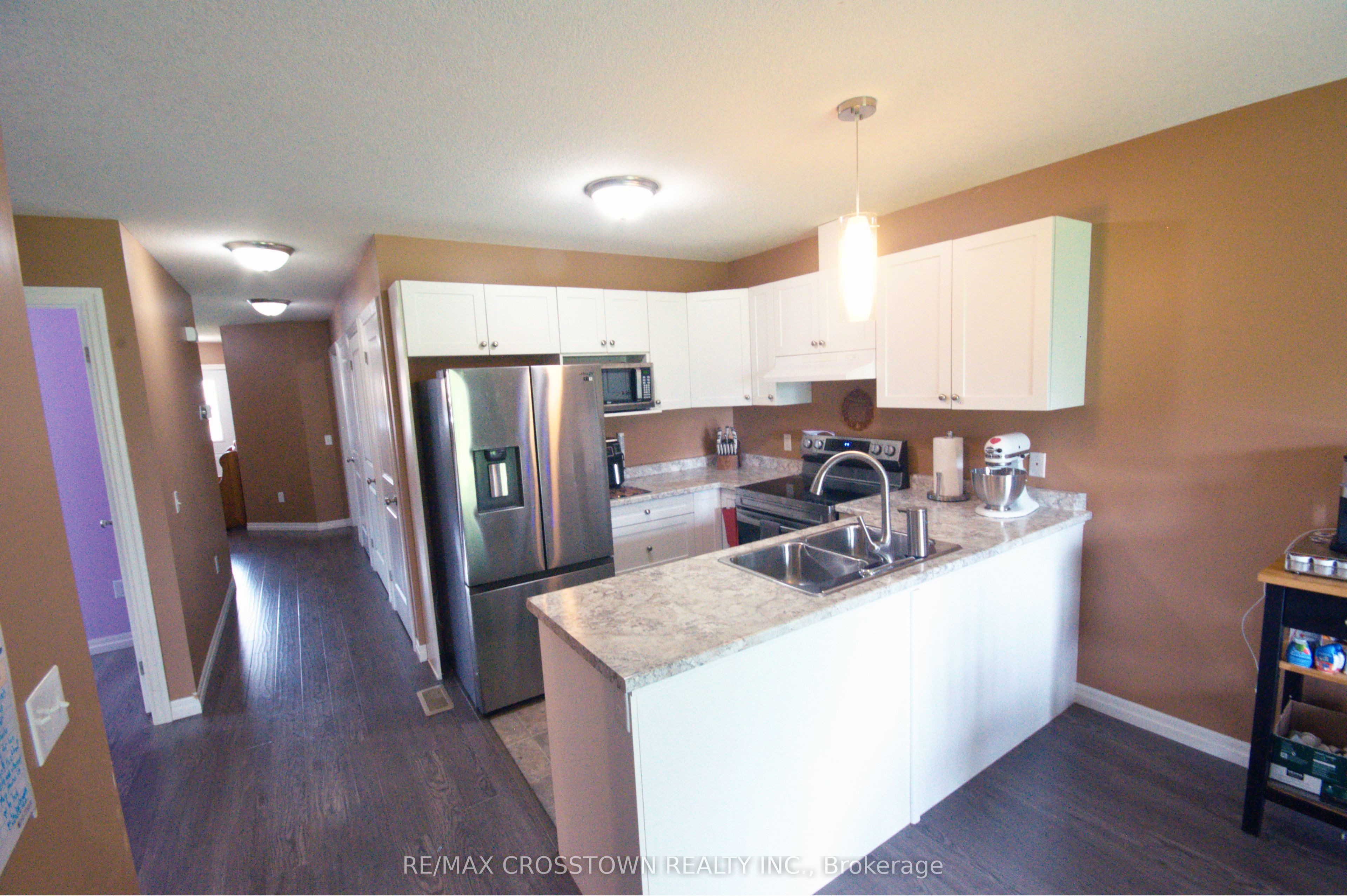 16 Ingersoll Street Property Photo 47