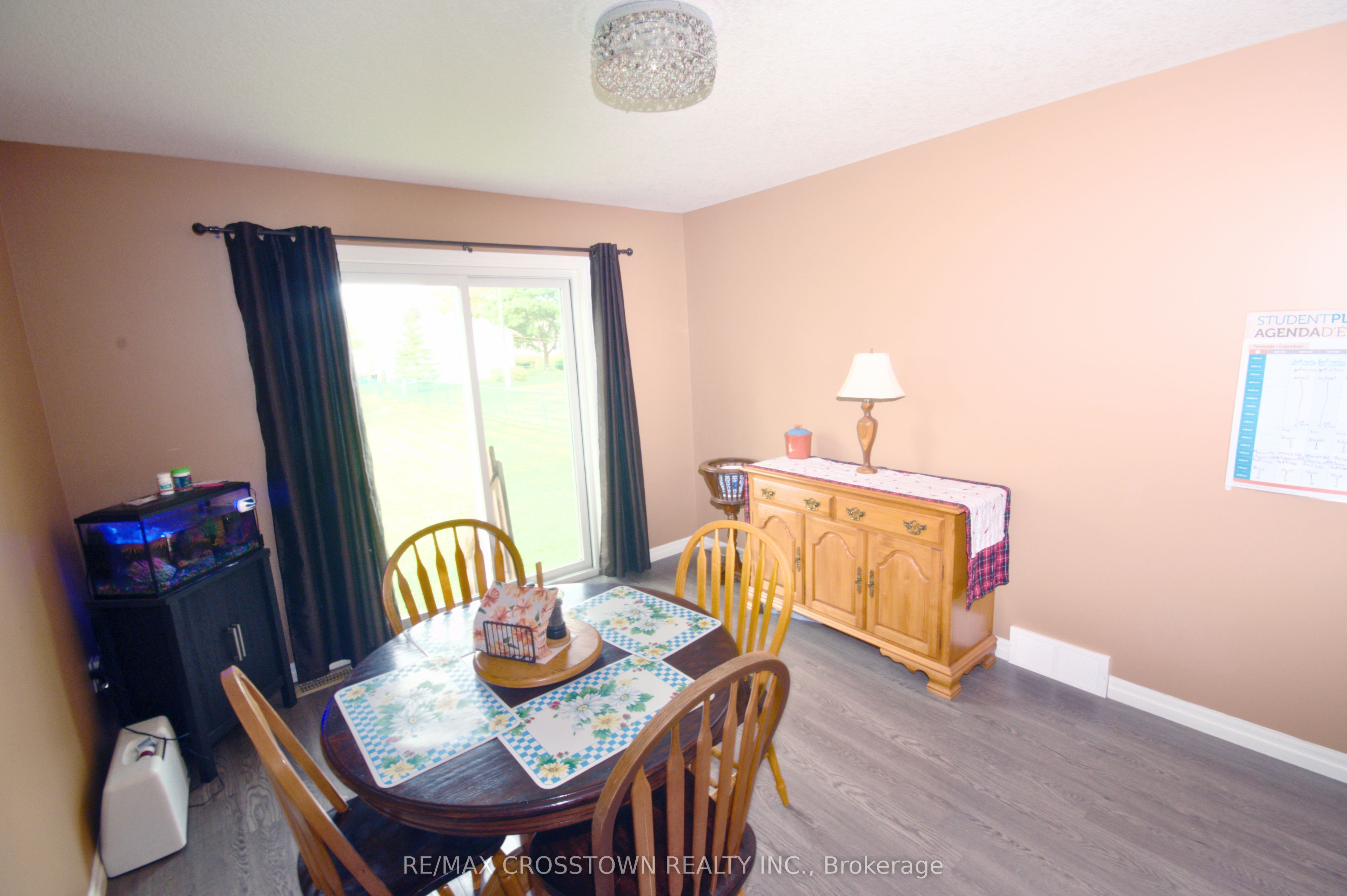 16 Ingersoll Street Property Photo 49