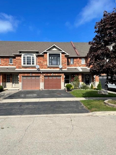 74 Magnolia Cres Property Photo 1