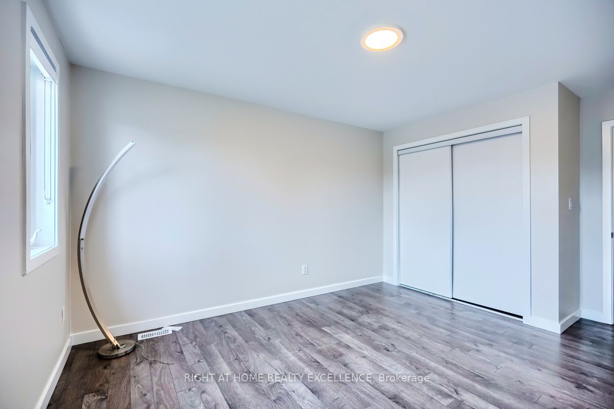 380 Chaffey St Property Photo 4