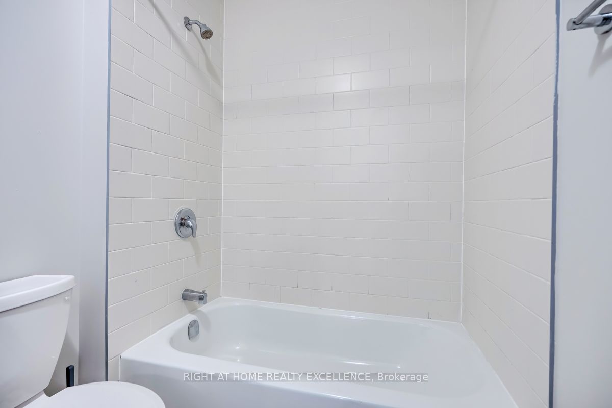 380 Chaffey St Property Photo 7
