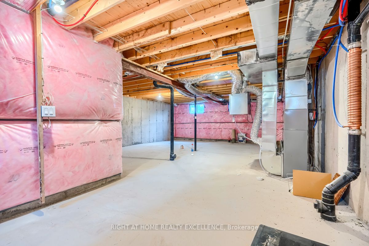 380 Chaffey St Property Photo 8