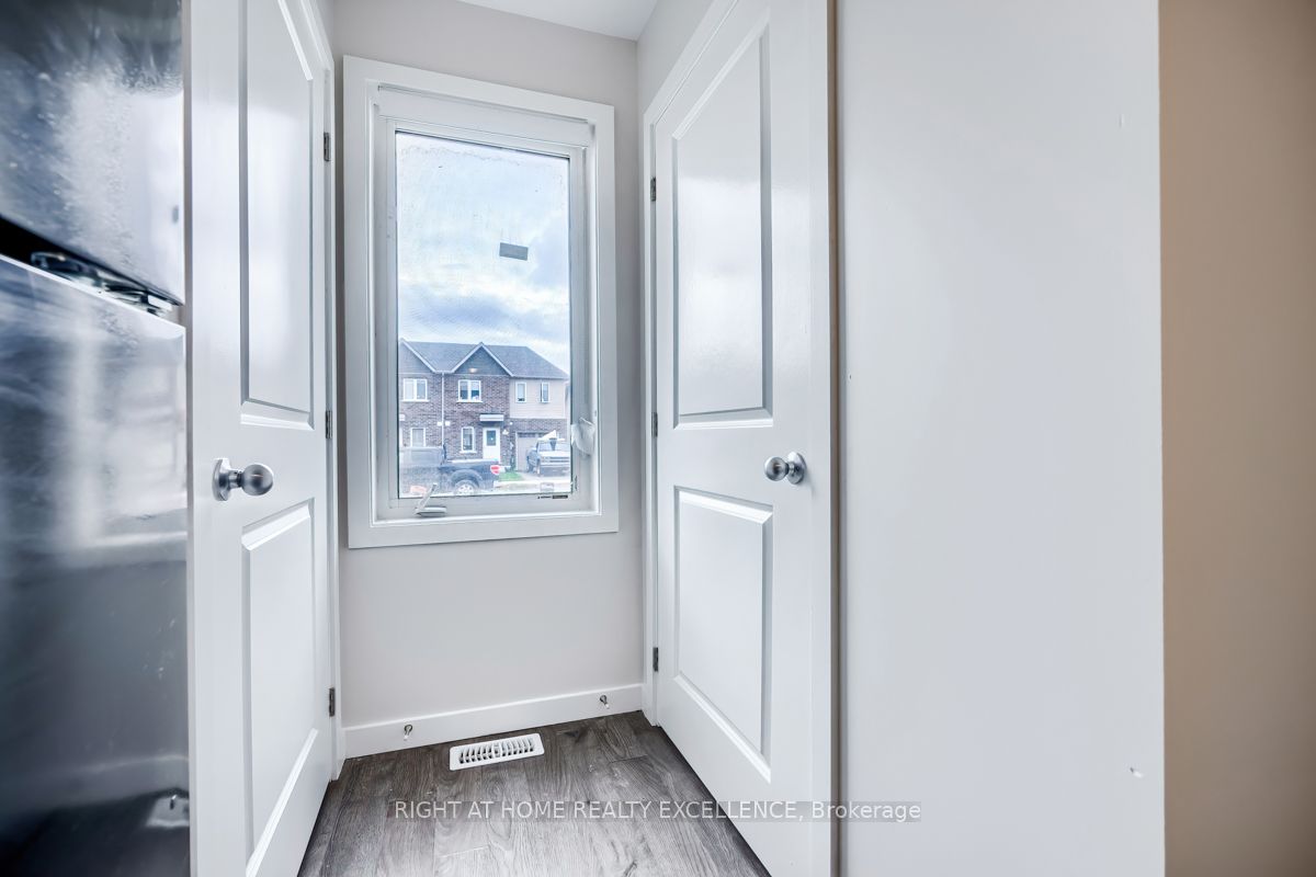 380 Chaffey St Property Photo 14