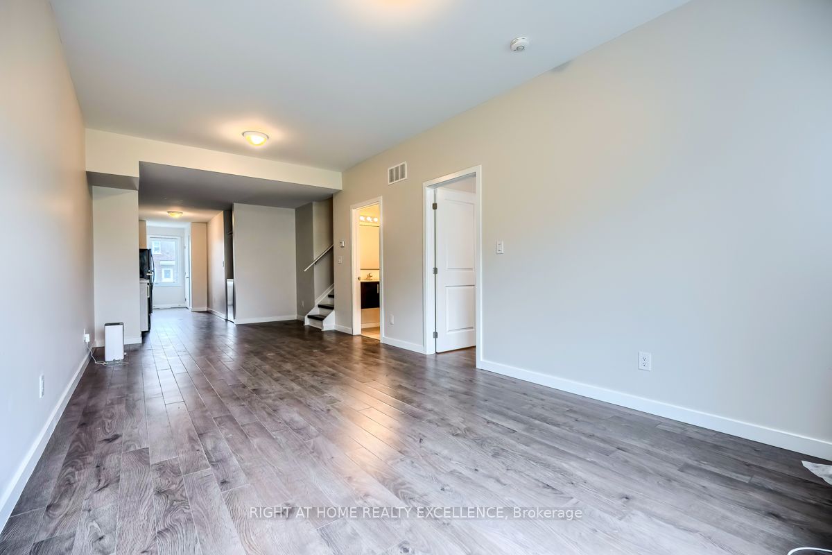 380 Chaffey St Property Photo 17
