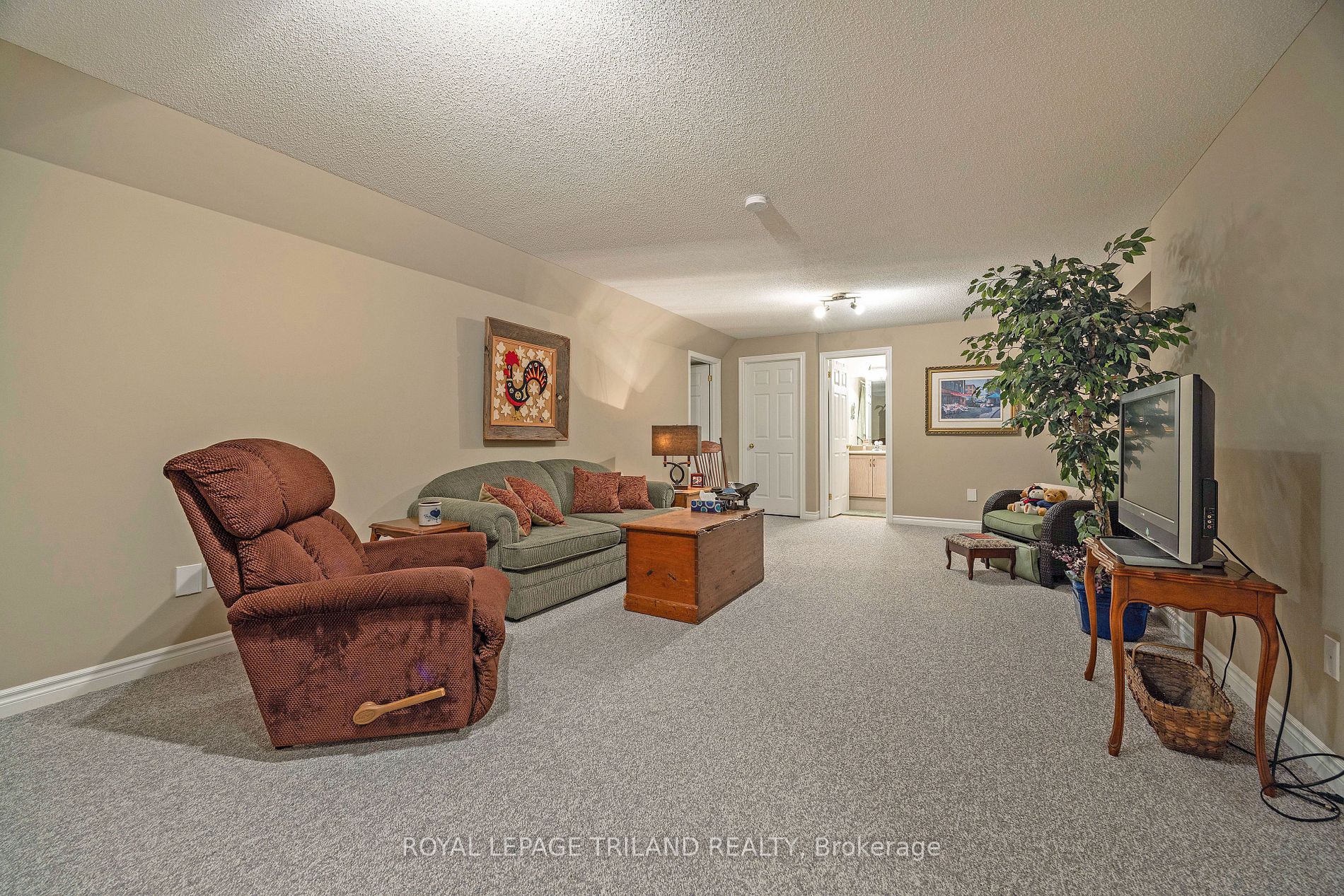 1241 Beaverbrook Ave 8 Property Photo 11