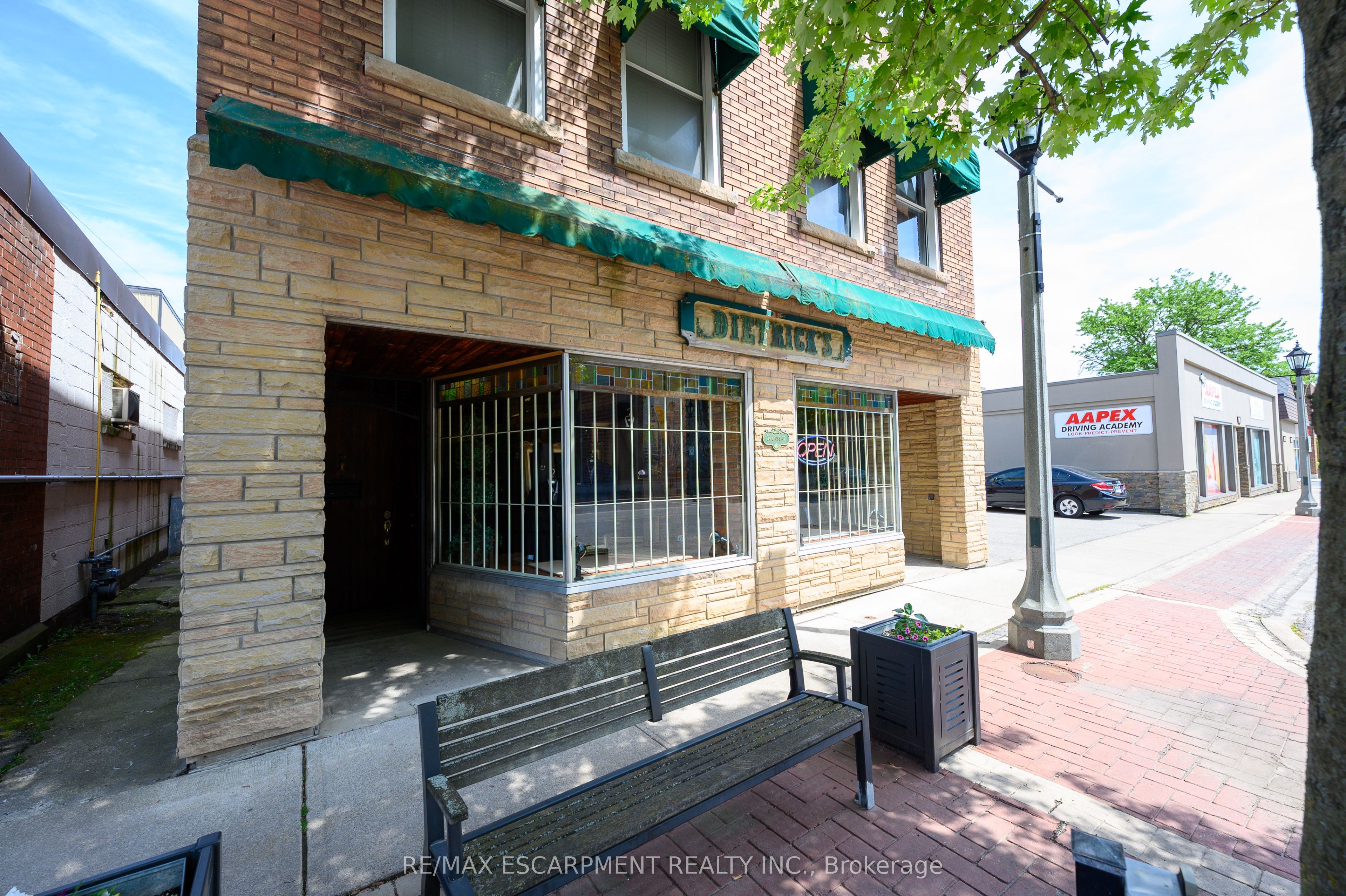 24 Cross Street Property Photo 2