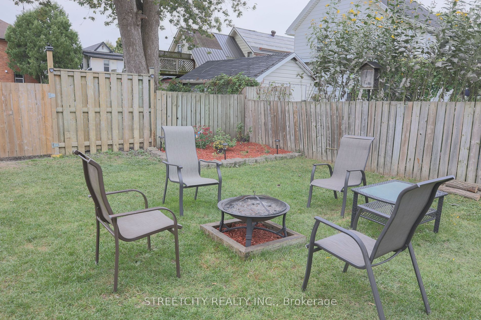 50 Joseph St Property Photo 3