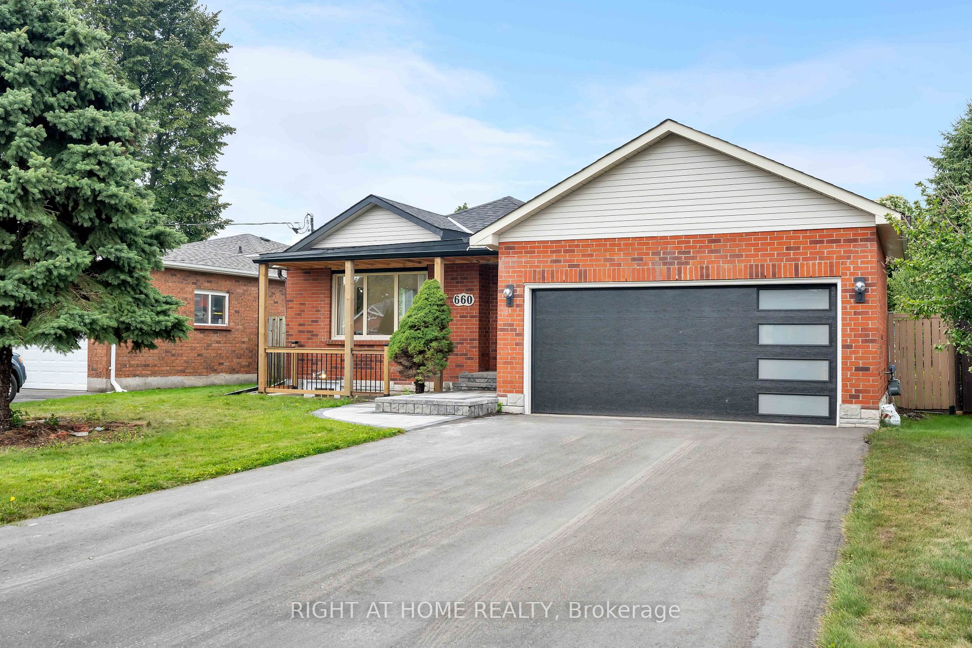 660 Mackechnie Cres Property Photo 1