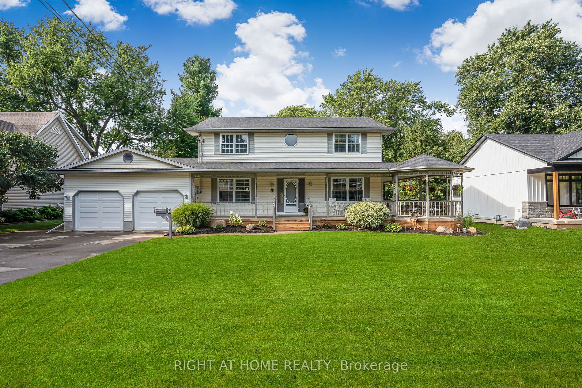 18 Topham Blvd Property Photo 1