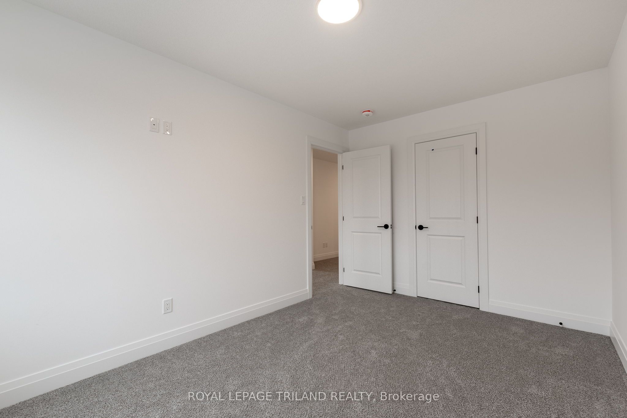 103 Willis Ave Property Photo 29