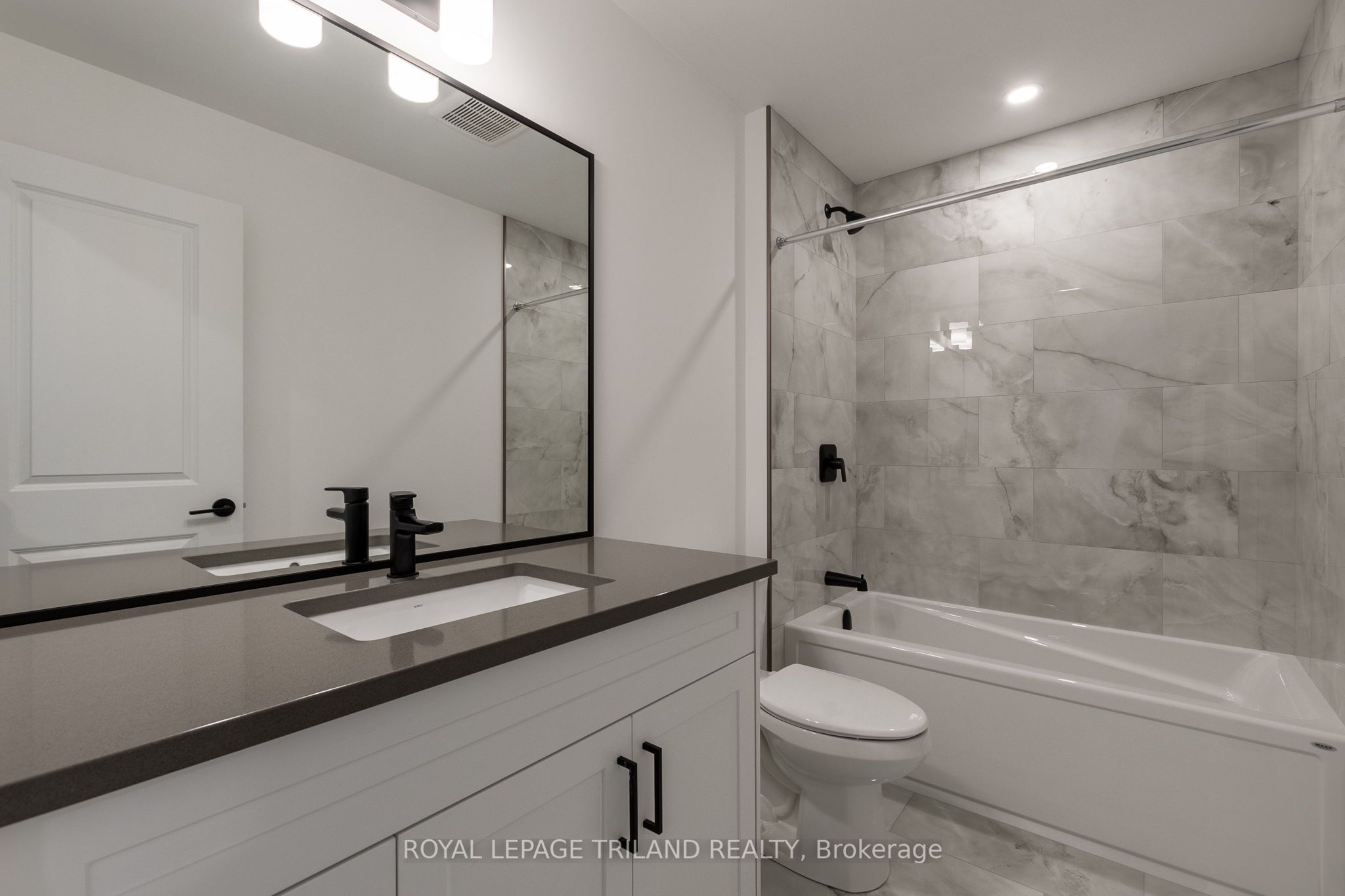 103 Willis Ave Property Photo 30