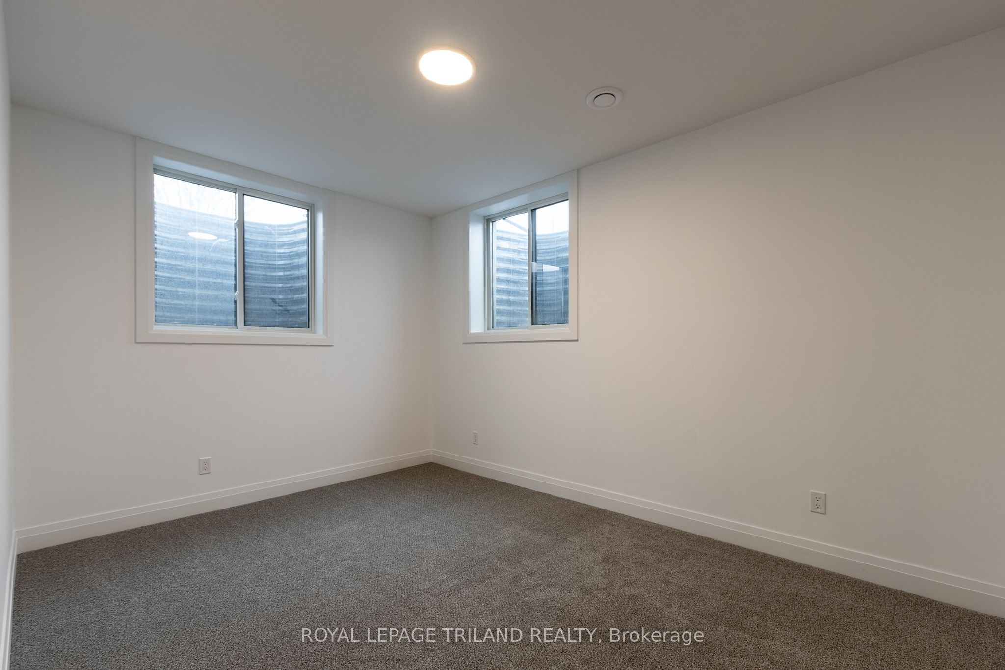 103 Willis Ave Property Photo 37