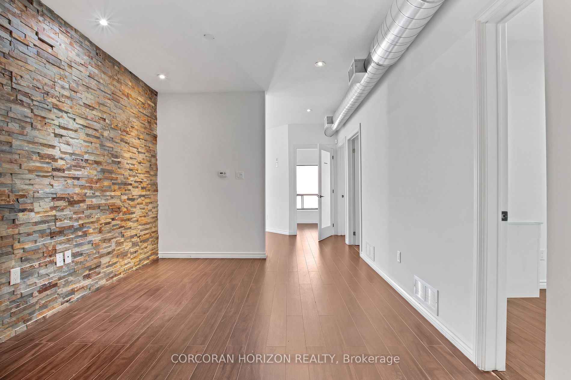 65 Dickson St Property Photo 10