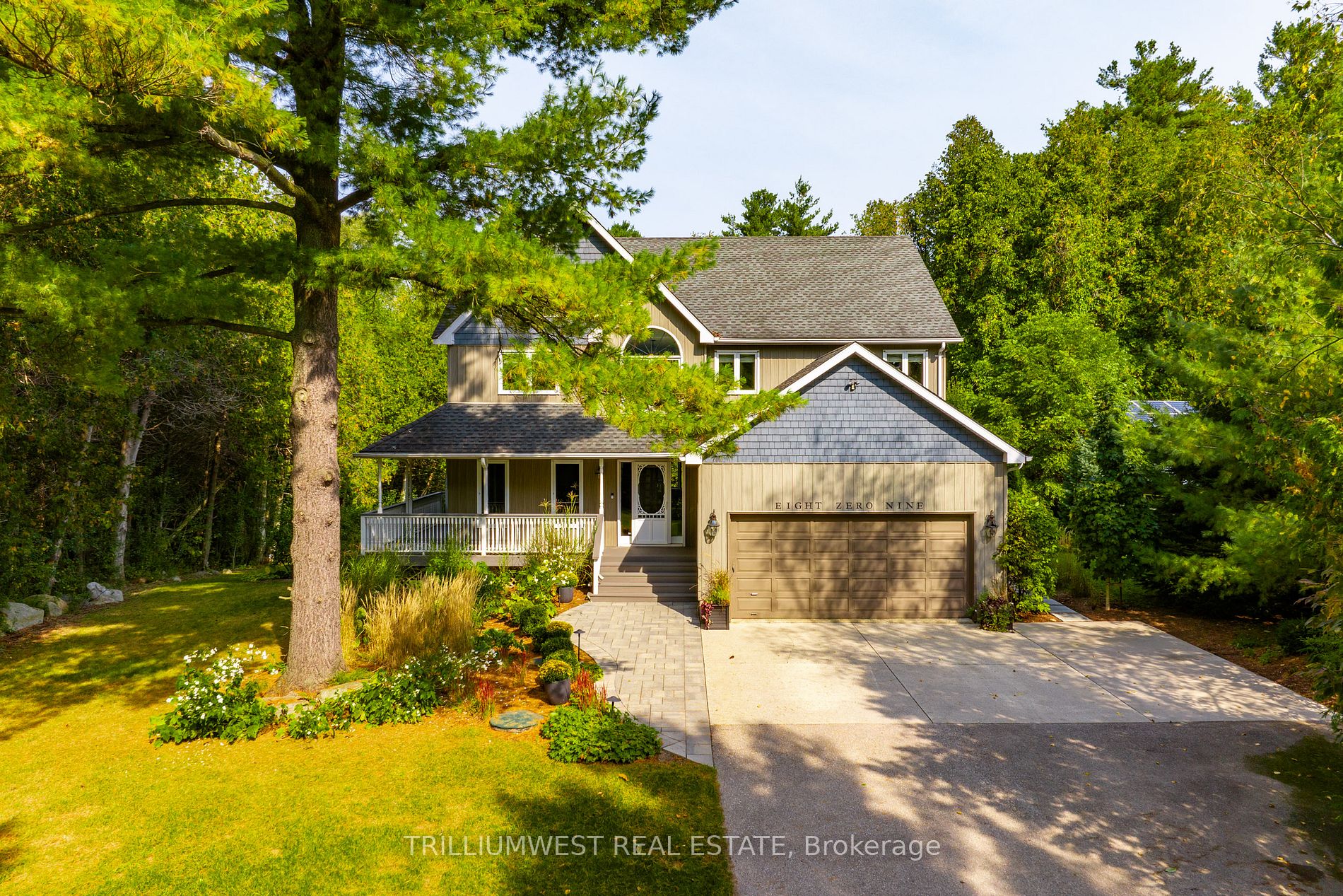 809 Avenue Rd Property Photo 1