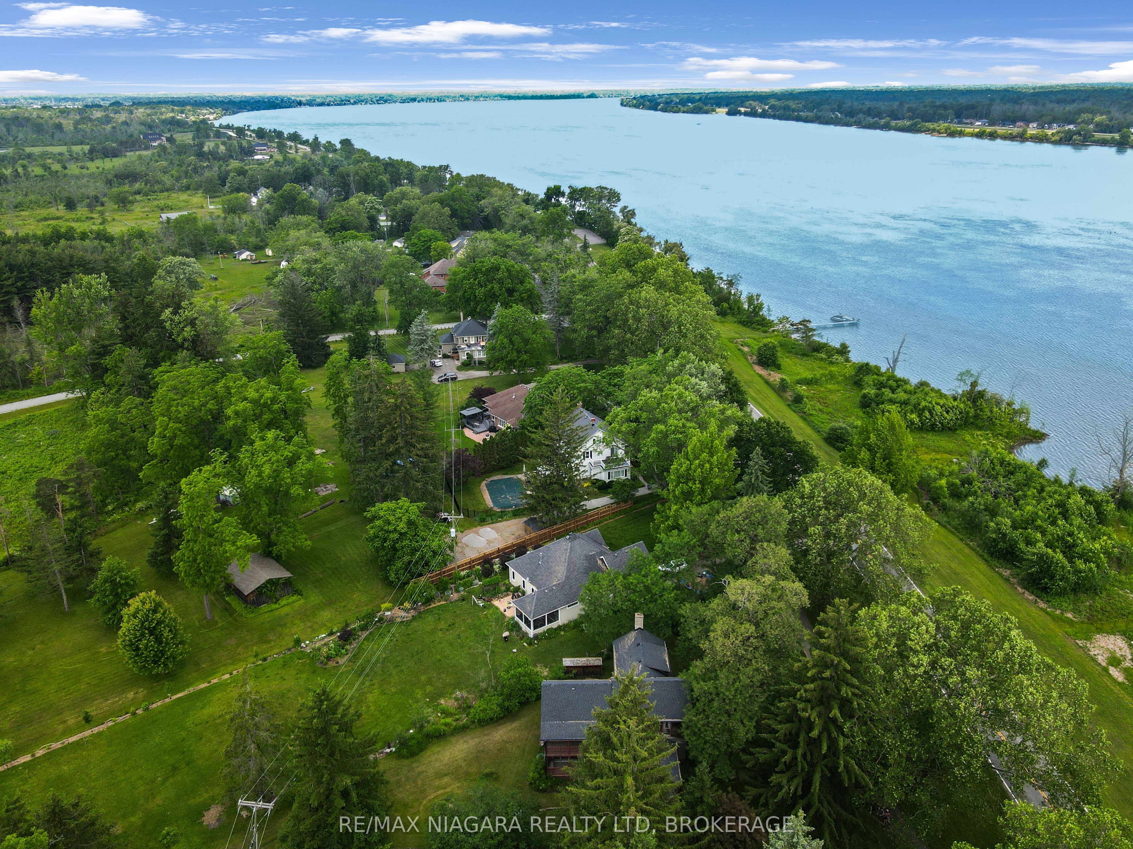 3079 Niagara Parkway Property Photo 4