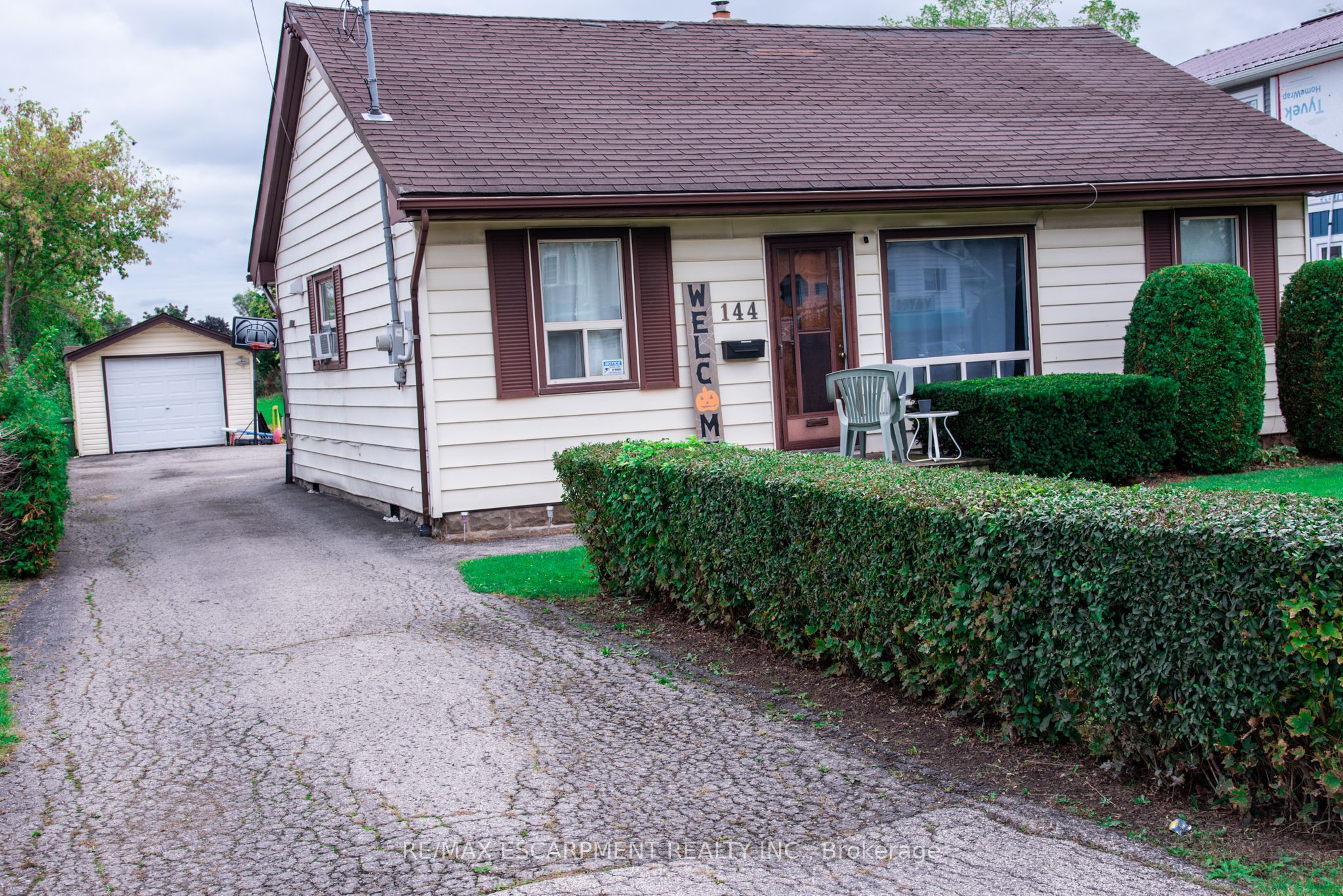 144 Green Road Property Photo 1