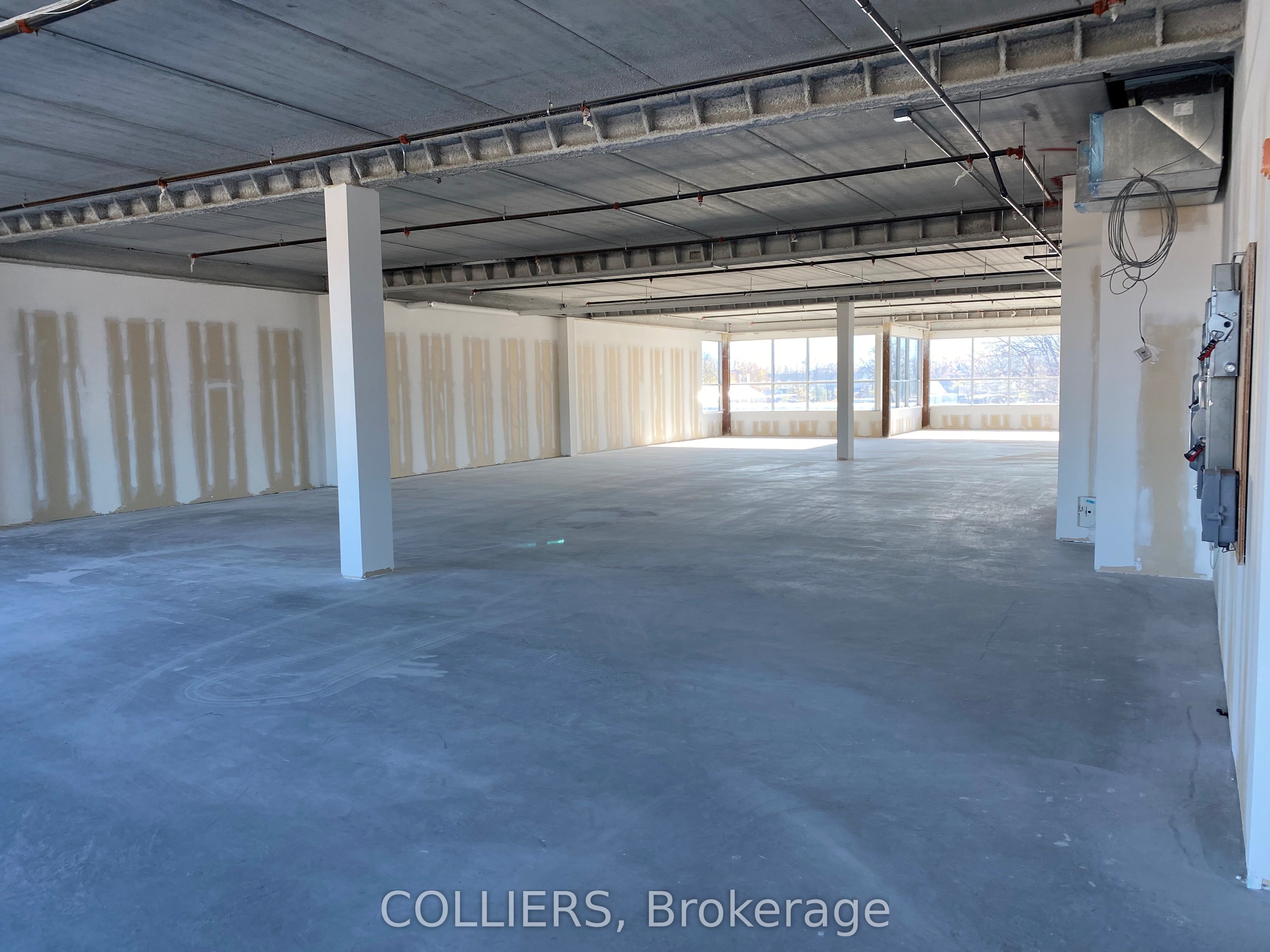 #b2-6 - 1266 South Service Road Property Photo 2