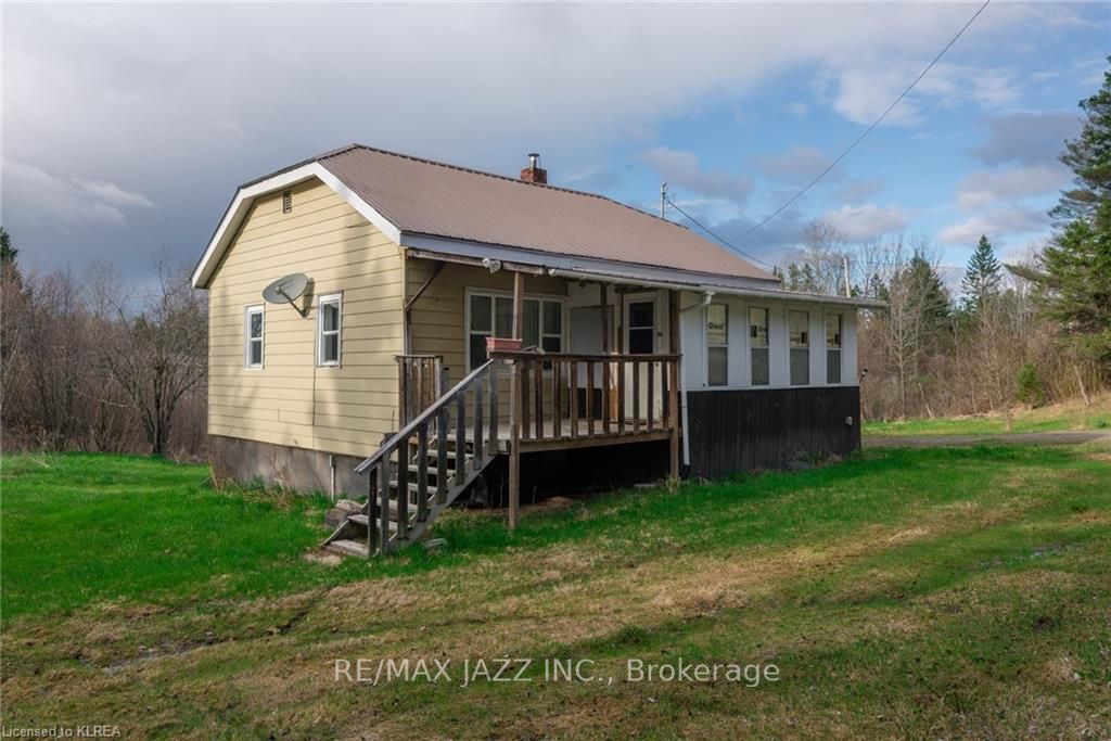 8246 Highway 522 Property Photo 3