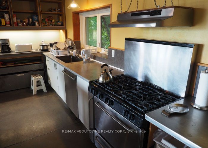 68 Roseview Avenue Property Photo 6