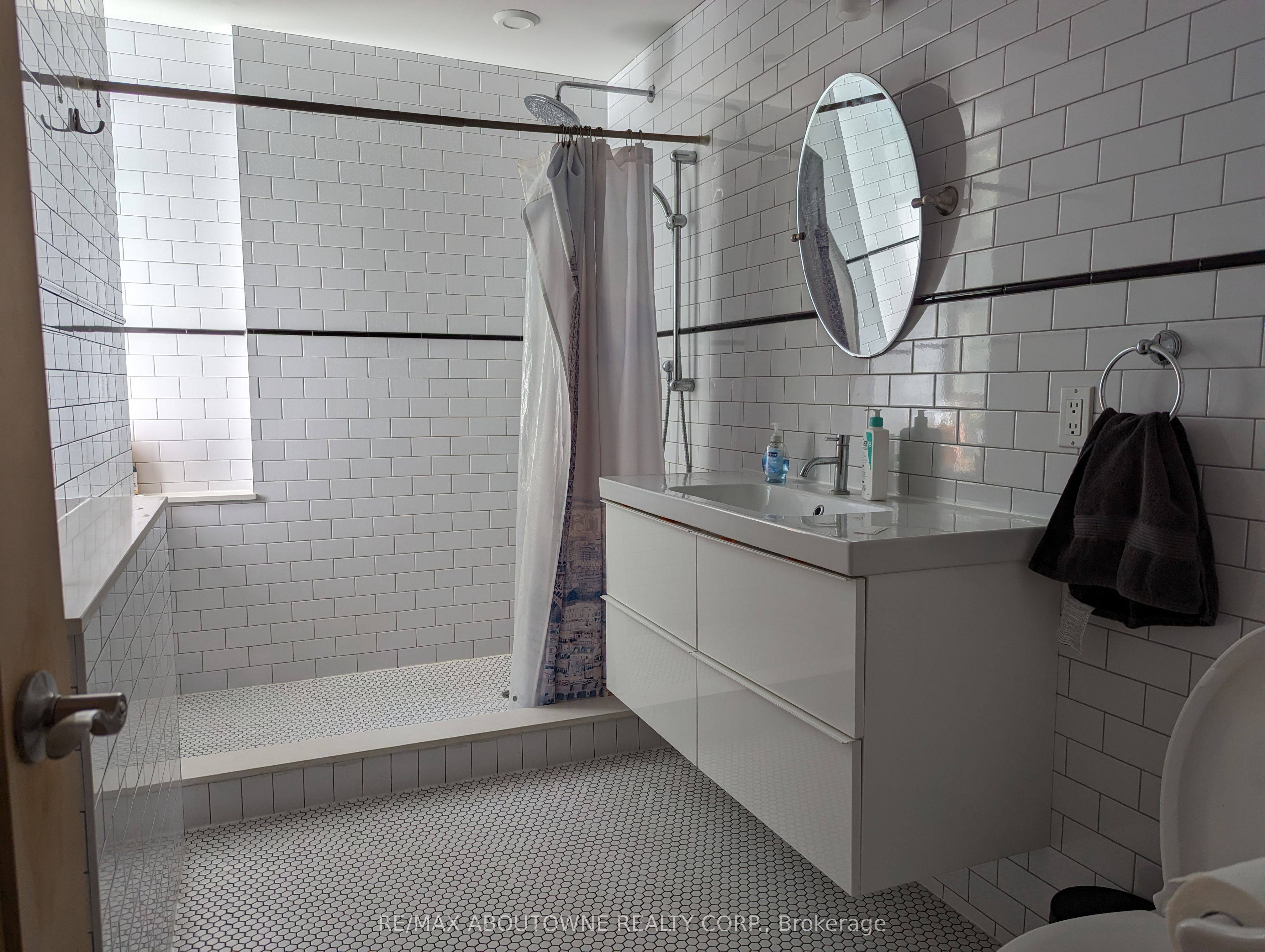 68 Roseview Avenue Property Photo 25