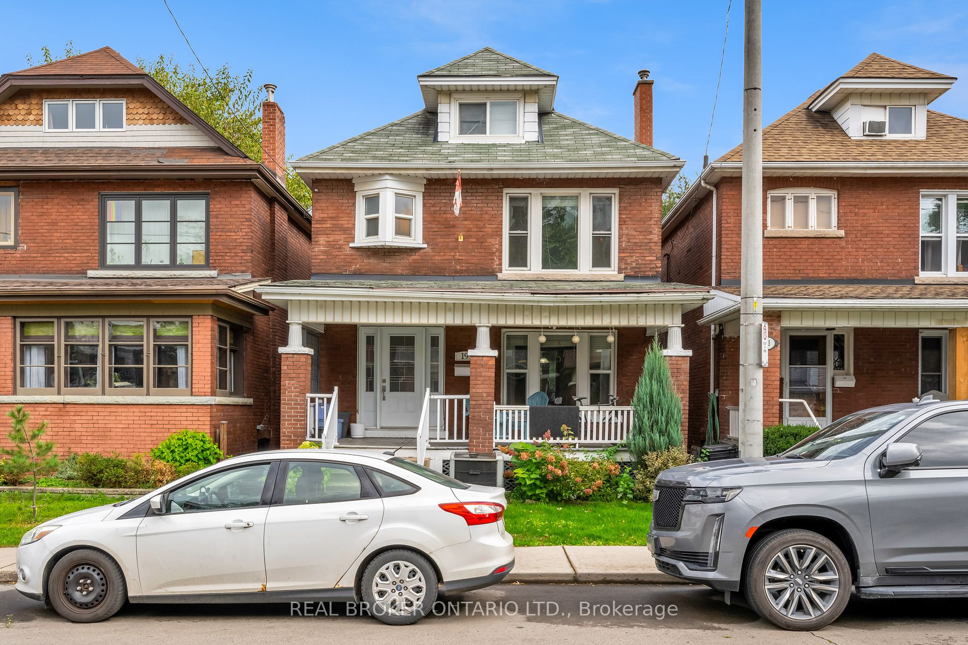 19 Barnesdale Ave S Property Photo