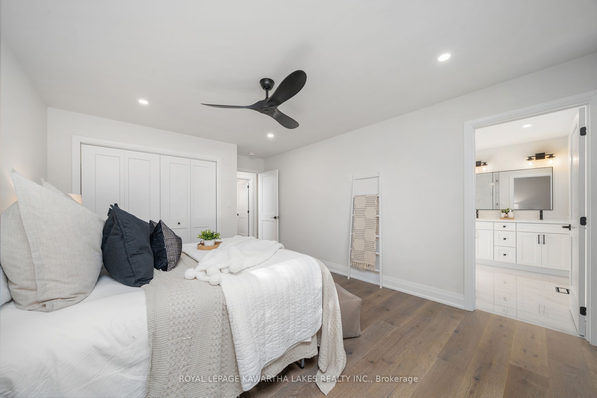 26 Murray Street Property Photo 18
