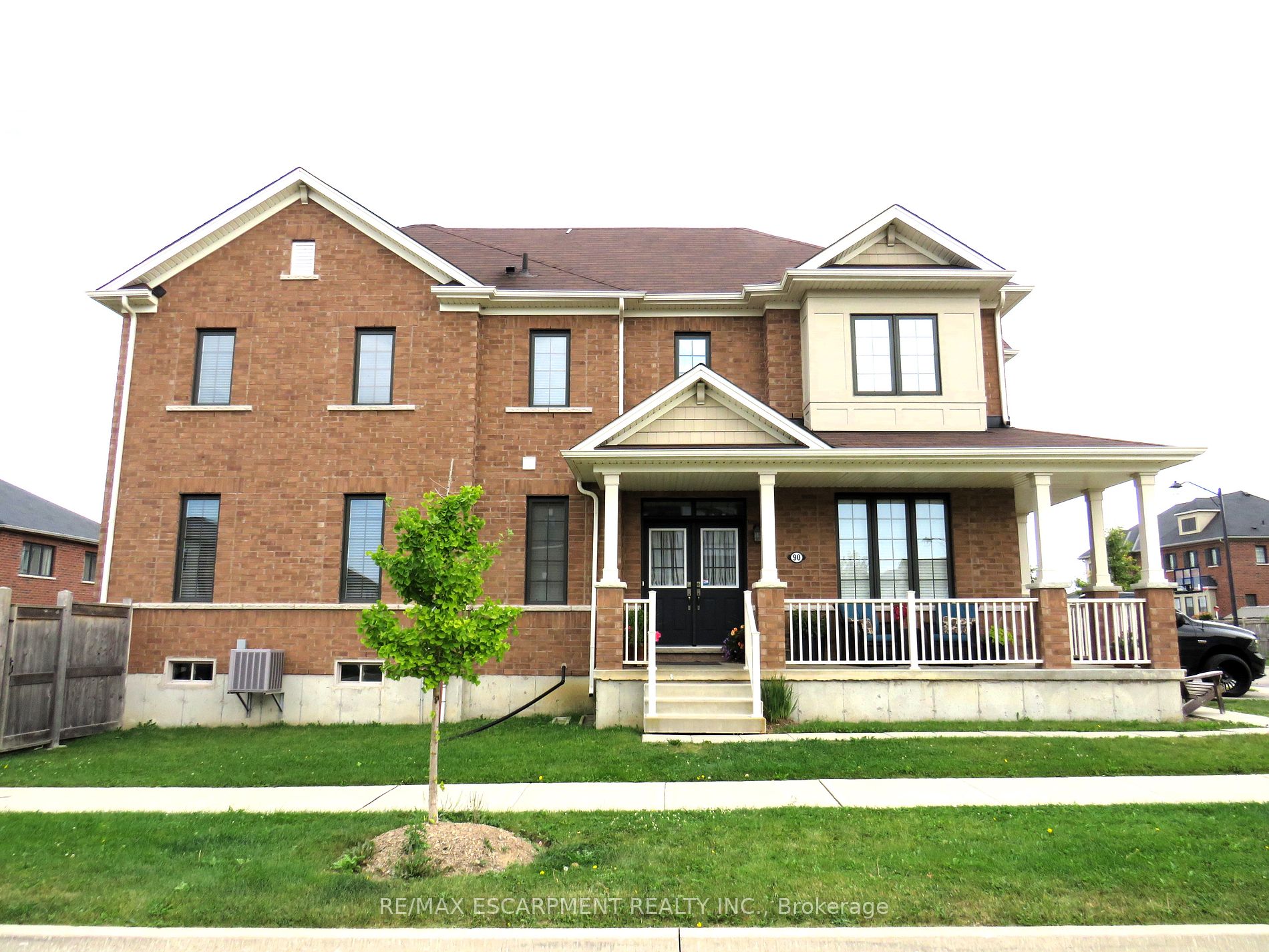 90 Larry Cres Property Photo