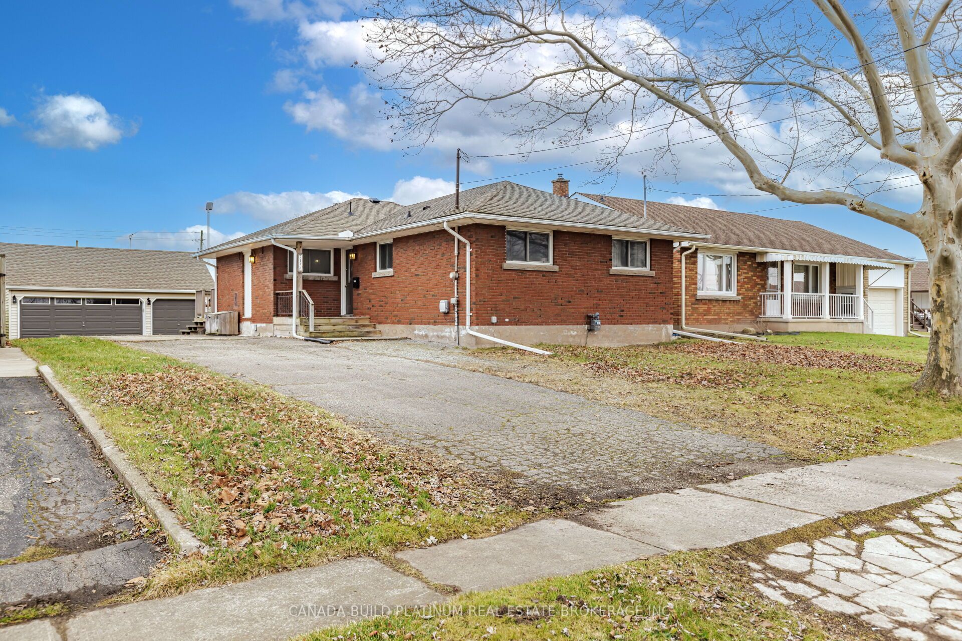 7156 Warden Avenue Property Photo 1