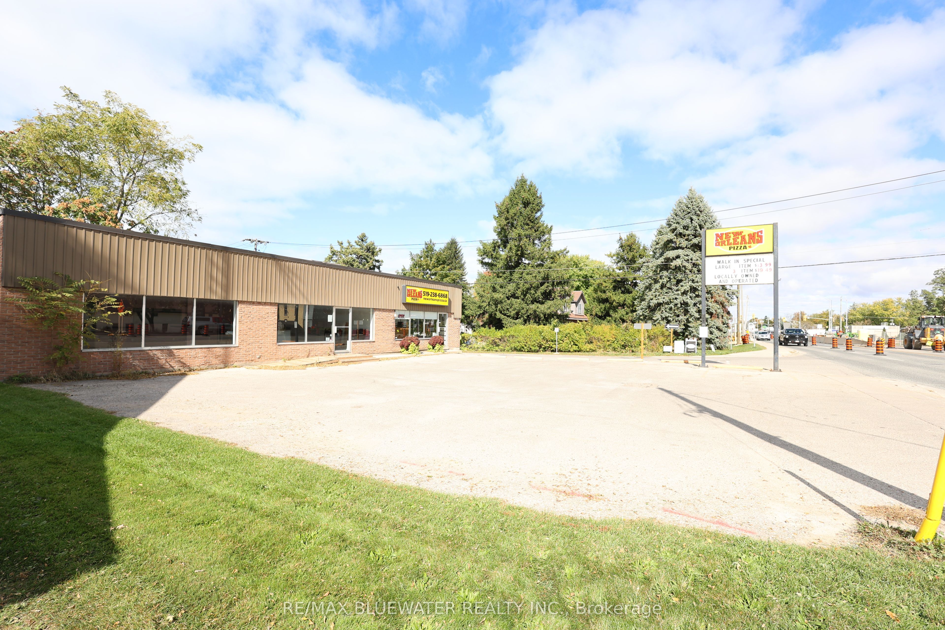 #1 - 15 Ontario Street Property Photo 3
