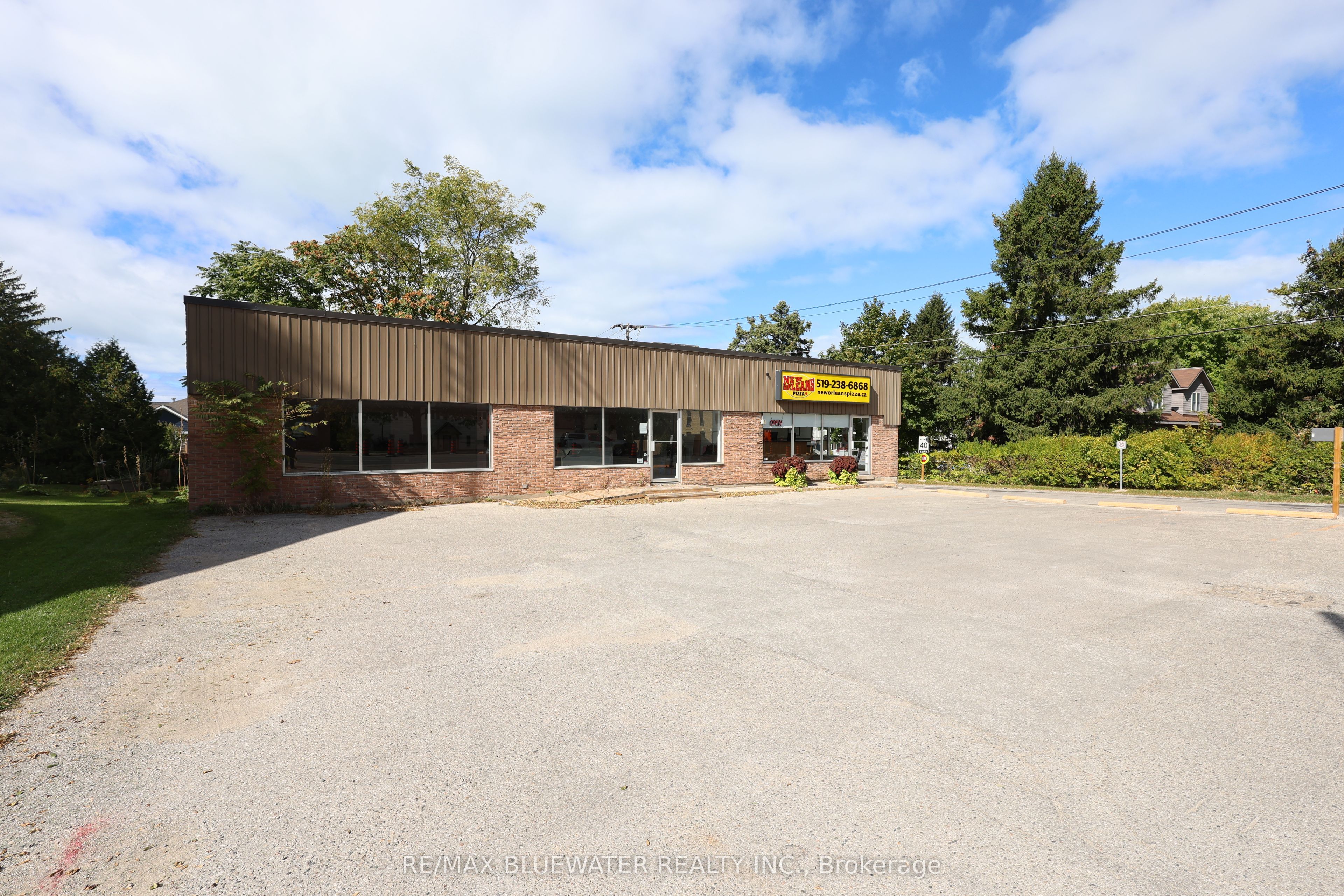 #1 - 15 Ontario Street Property Photo 4