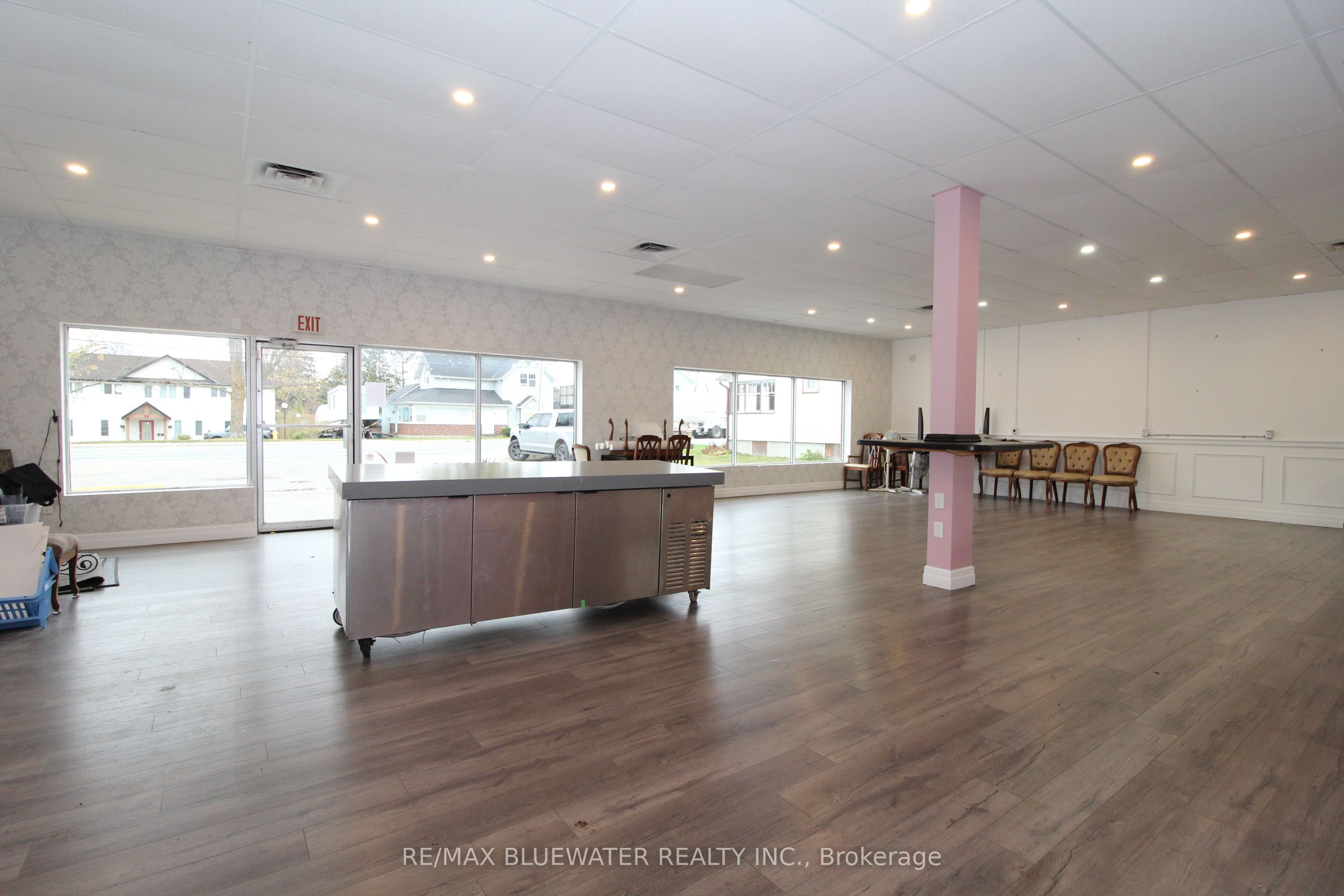 #1 - 15 Ontario Street Property Photo 7