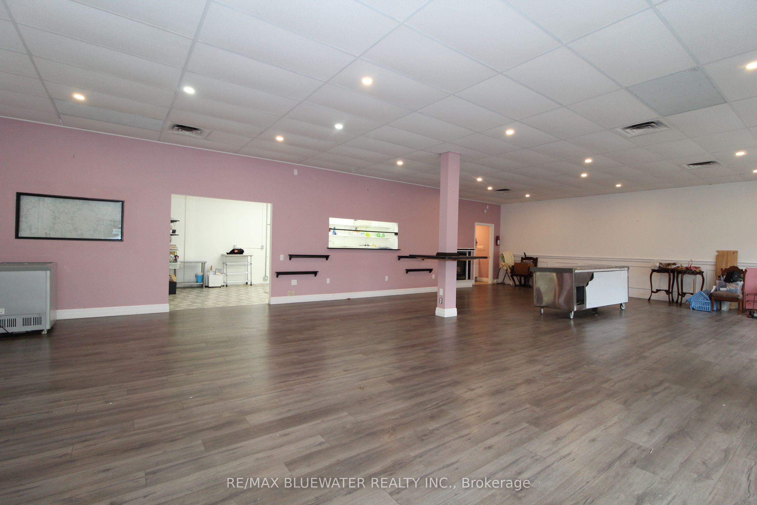 #1 - 15 Ontario Street Property Photo 9