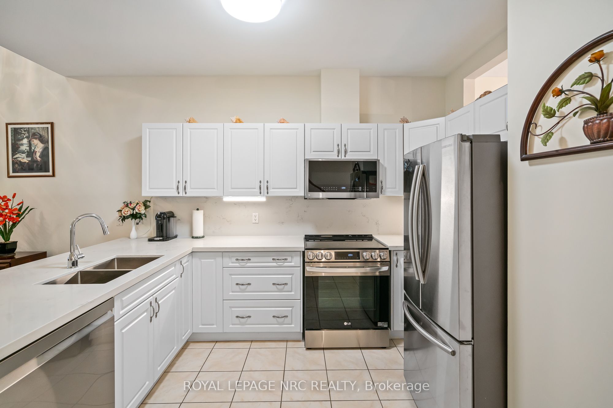 #13 - 8142 Costabile Drive Property Photo 6