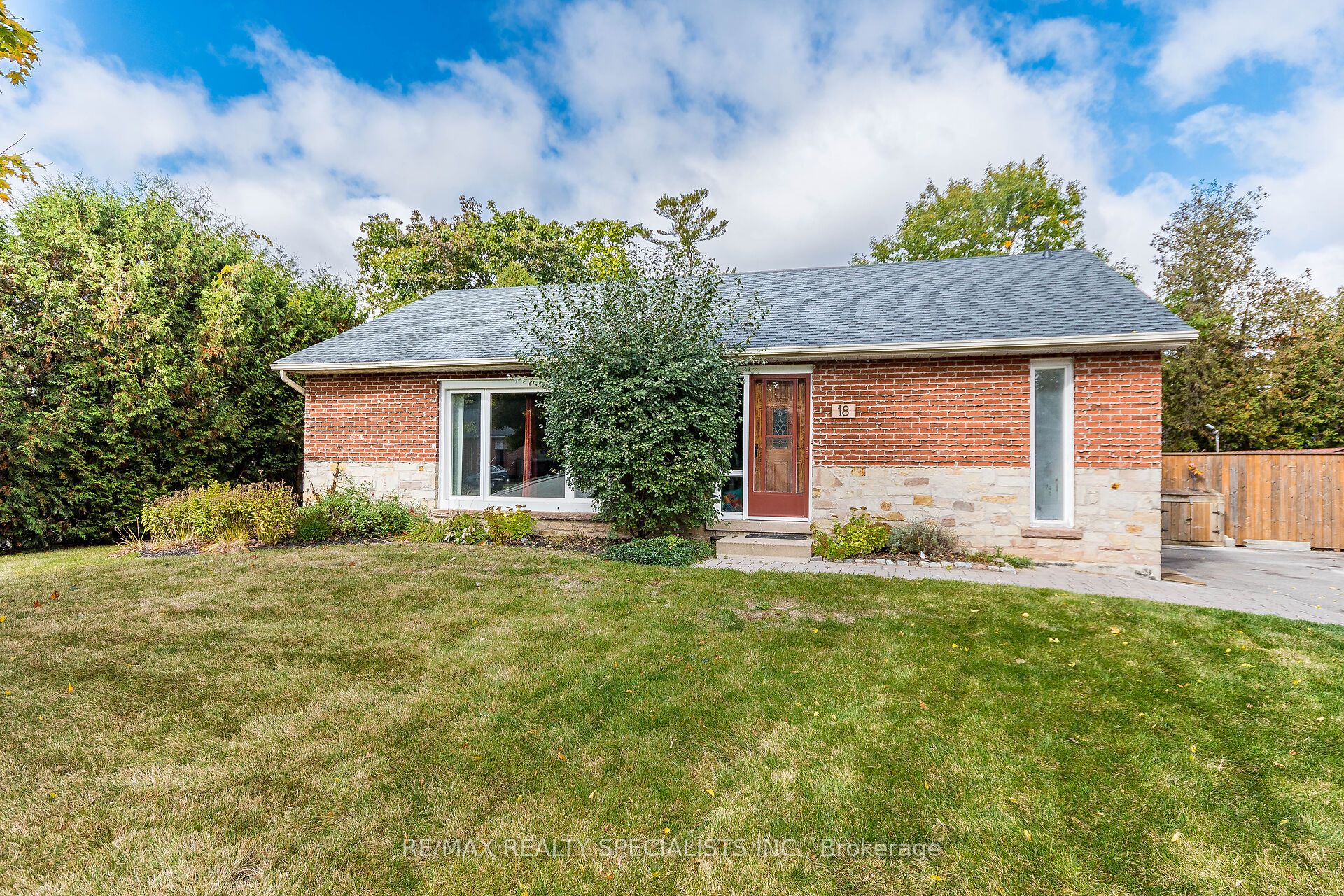 18 Carberry Street Property Photo 2