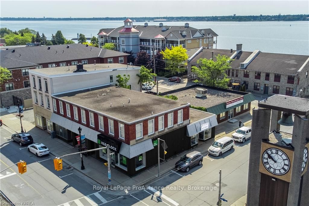 199 King St W Property Photo 23