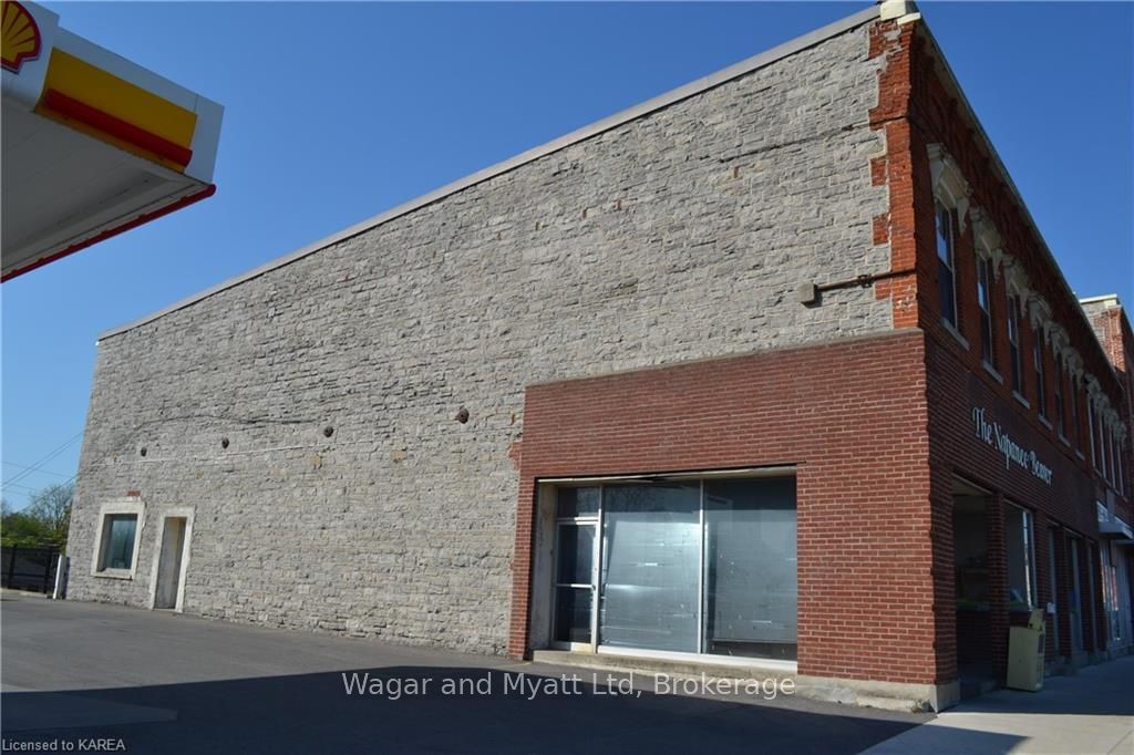 72 - 76 Dundas St E Property Photo 16