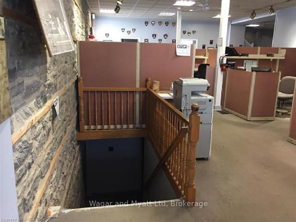 72 - 76 Dundas St E Property Photo 22