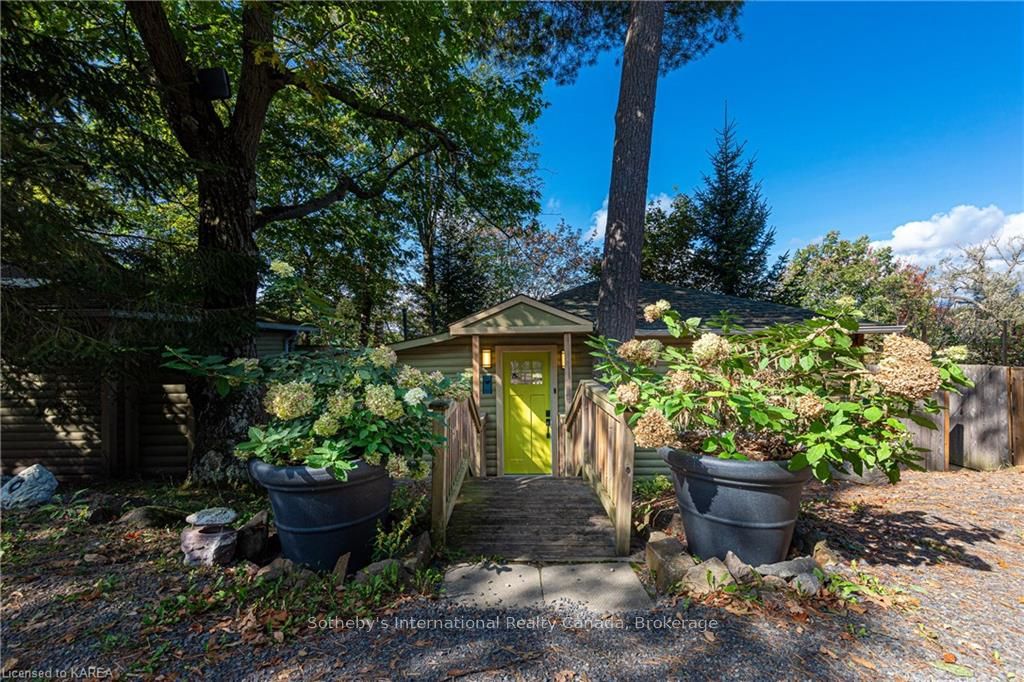 345 Thousand Islands Parkway Property Photo 3