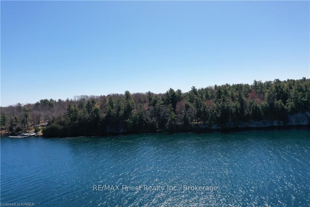 A Club Island Property Photo 6