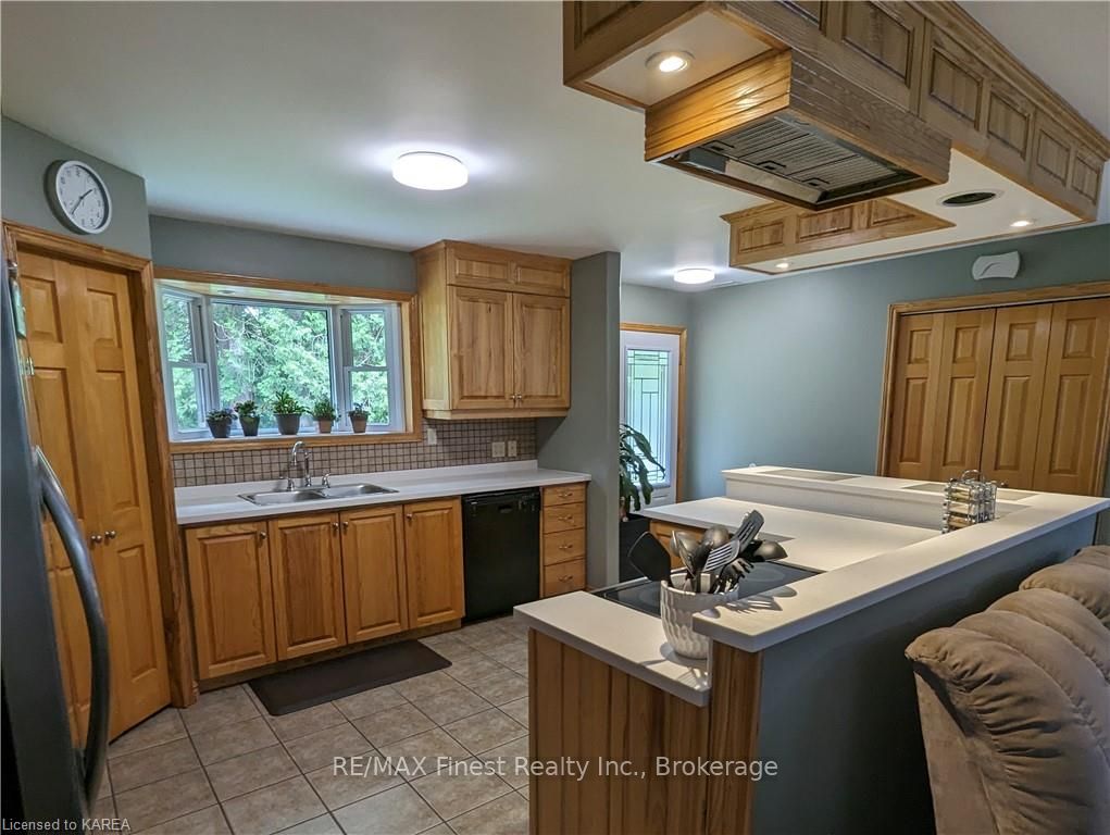 4733 Taylor Kidd Blvd Property Photo 3