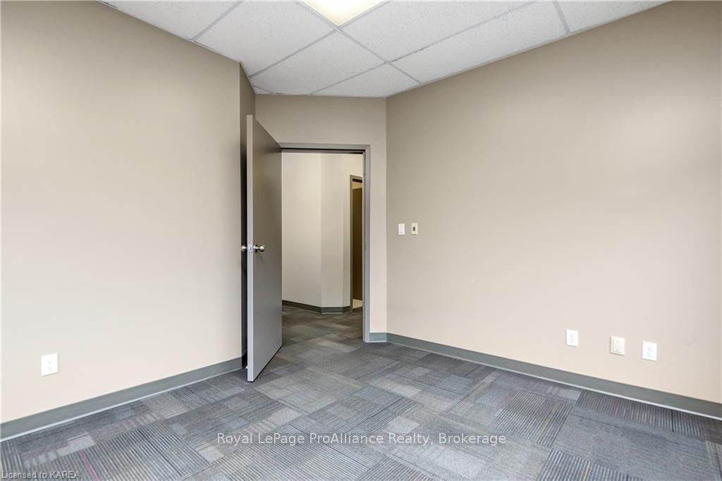 100 Princess St Property Photo 7