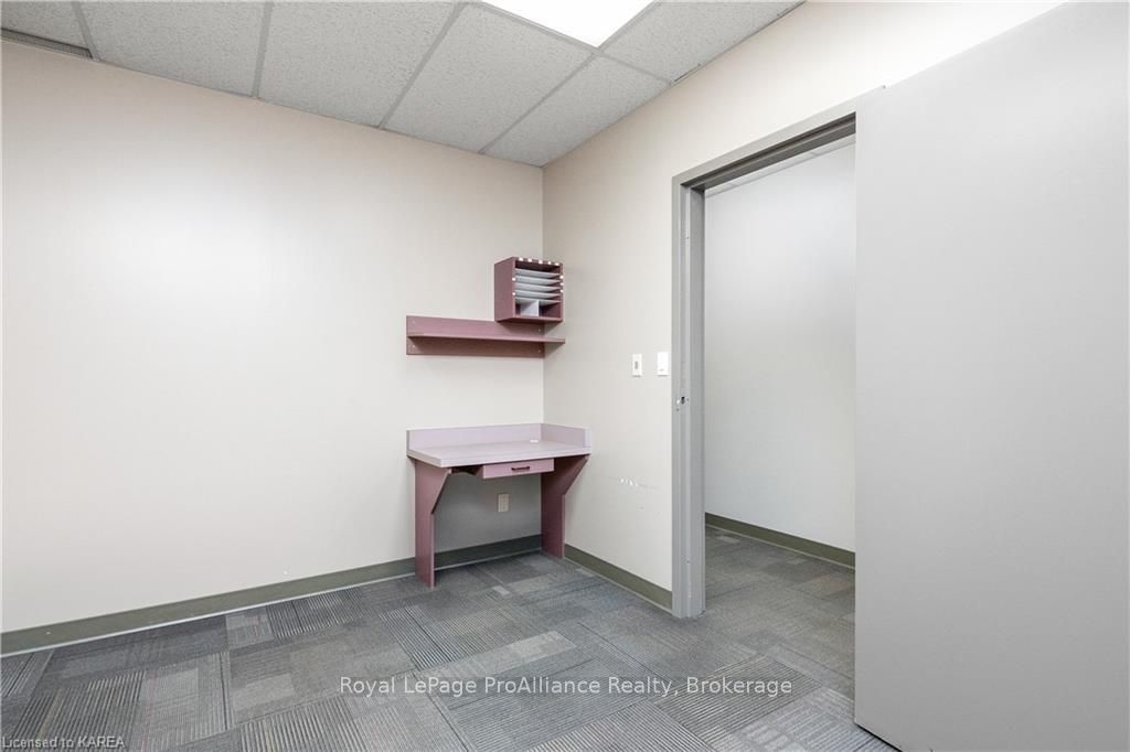 100 Princess St Property Photo 10