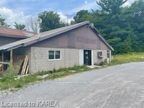 1811 Pine Grove Rd Property Photo 9