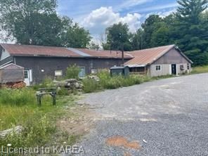 1811 Pine Grove Rd Property Photo 10
