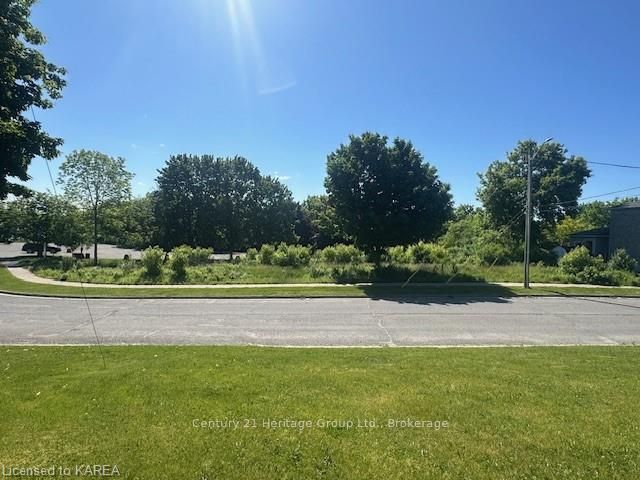 20 Village Dr Property Photo 3