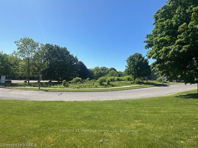 20 Village Dr Property Photo 4