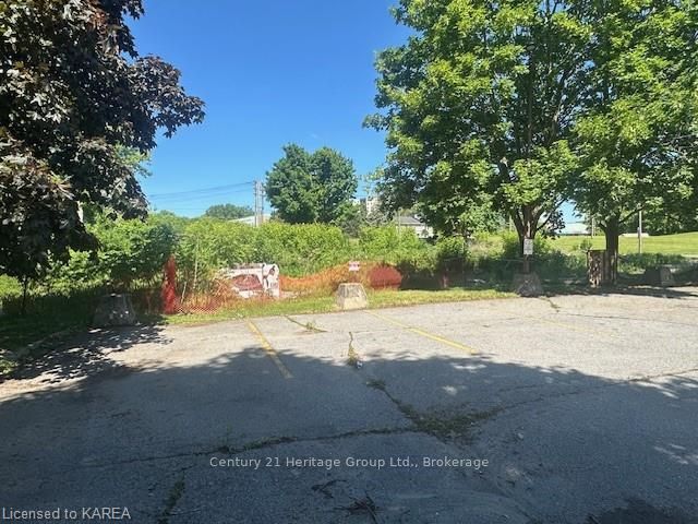 20 Village Dr Property Photo 6