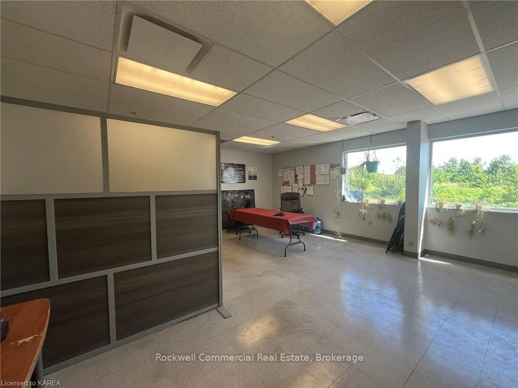 1150 Gardiners Rd Property Photo 8